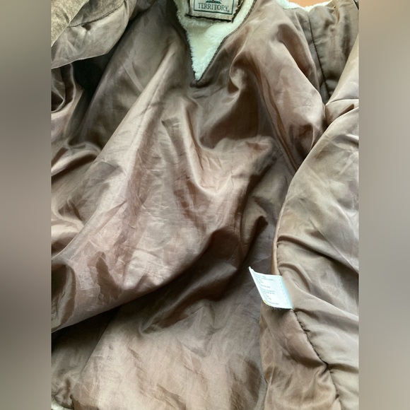 Northwest Territory leather jacket, fur trim - Picture 9 of 14